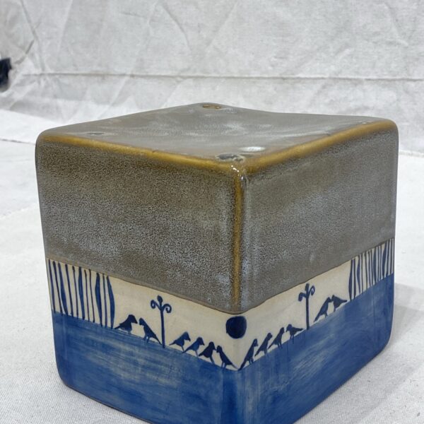 Cerimic cube